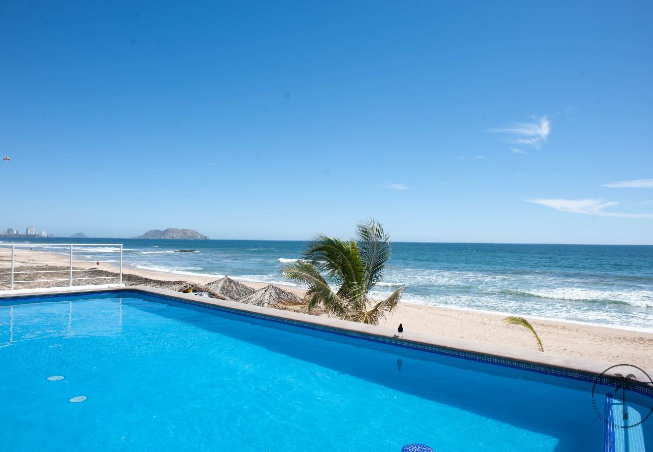 Apartamento en Mazatlán - Dpto. con balcón y Vista al Mar en Playa Brujas