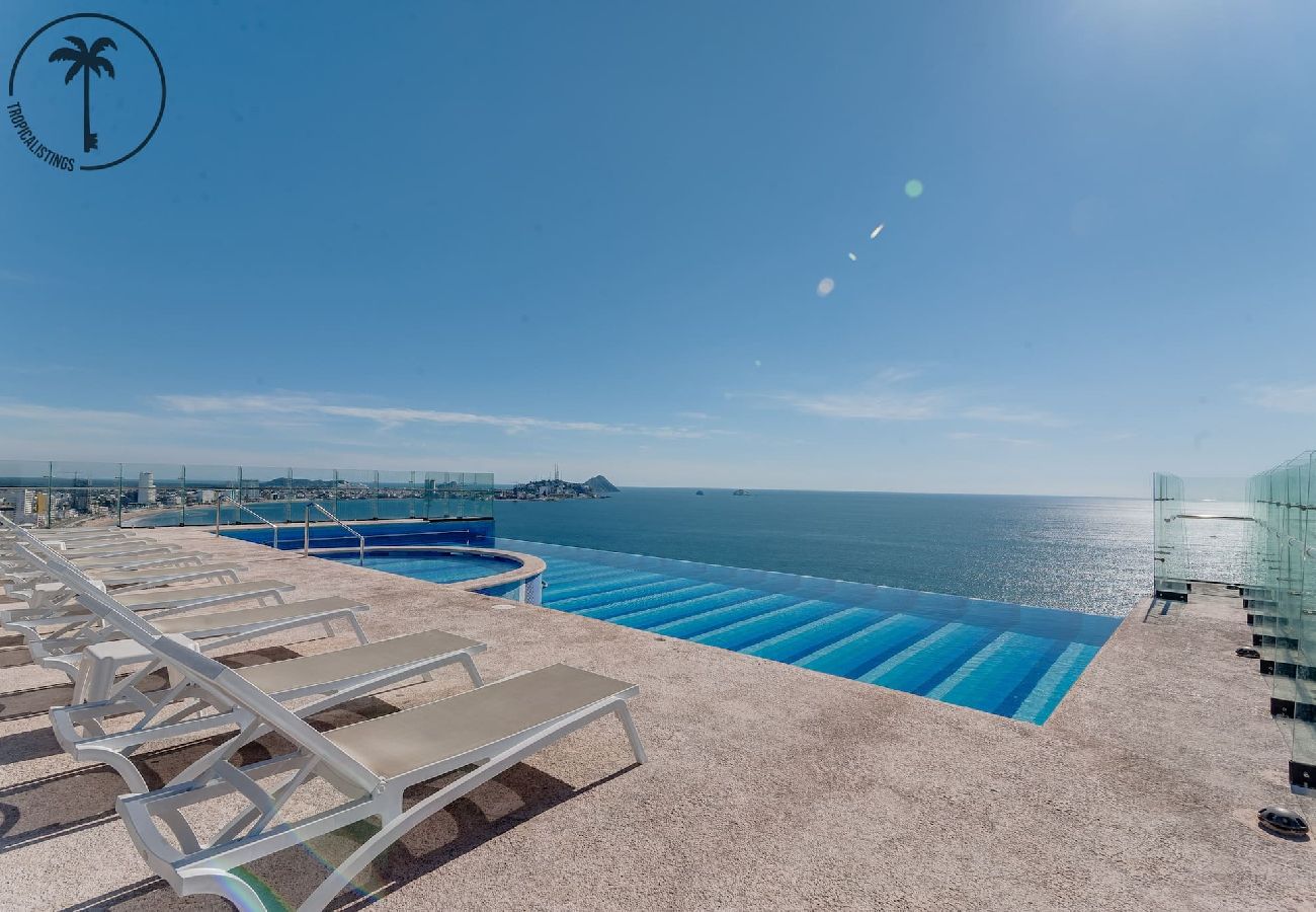 Apartamento en Mazatlán - Terraza con Vista al Mar, BBQ y Piscina 