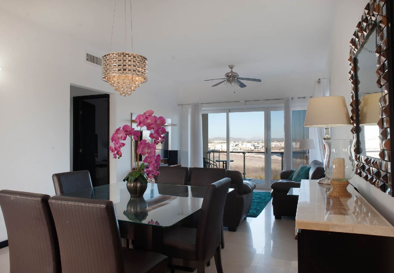 Apartamento en Mazatlán - Amplio Dpto. c/Piscina Frente al Mar en Mazatlan Tropicalistings