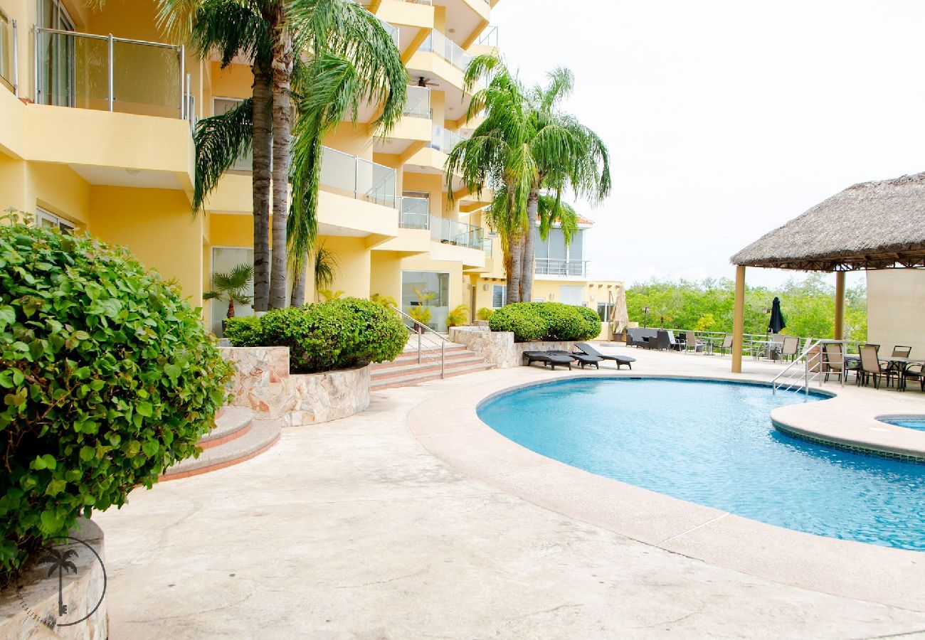 Apartamento en Mazatlán - Amplio Dpto. c/Piscina Frente al Mar en Mazatlan Tropicalistings