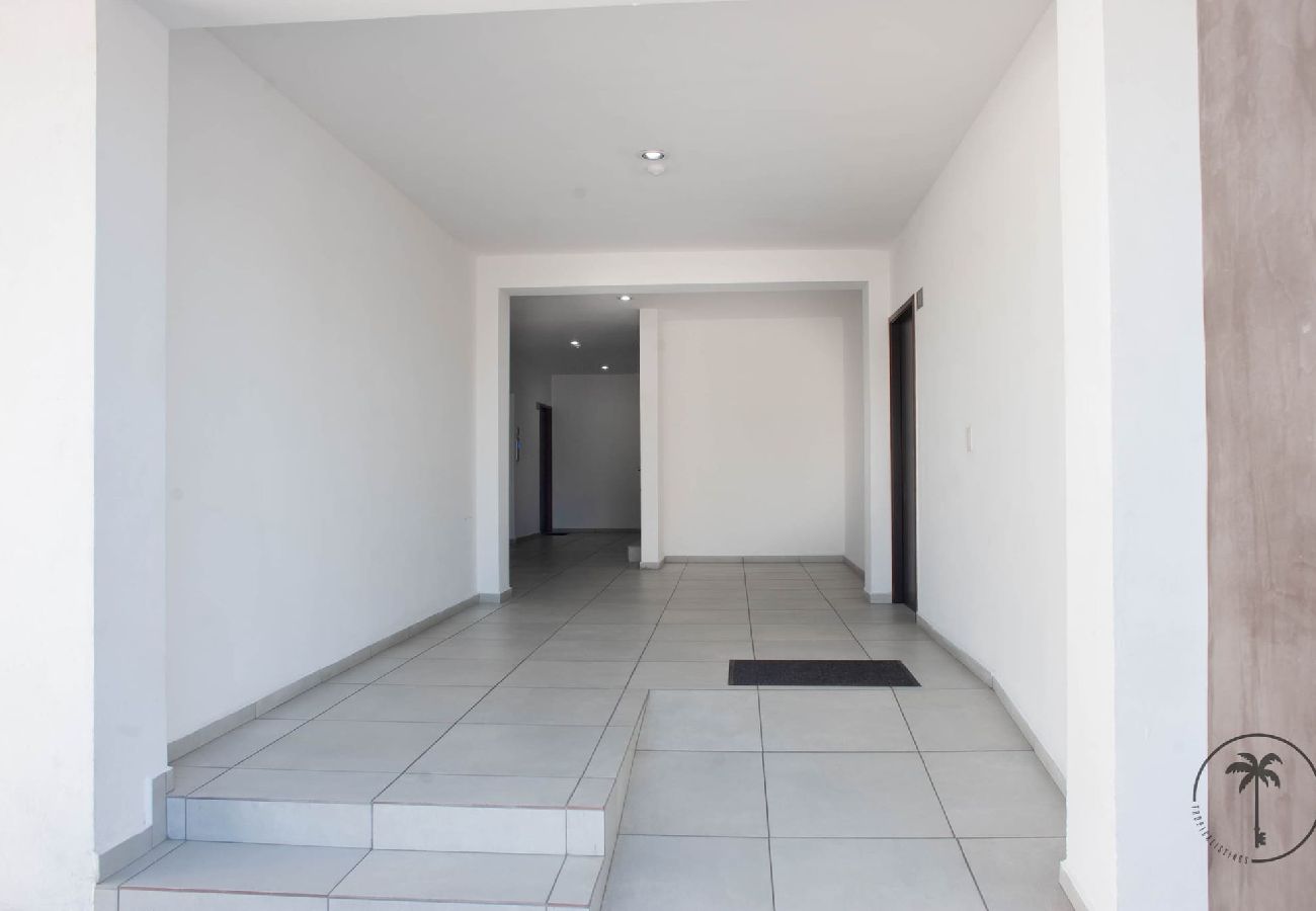 Apartamento en Mazatlán - Amplio Dpto. c/ Balcón Privado Tropicalisitings