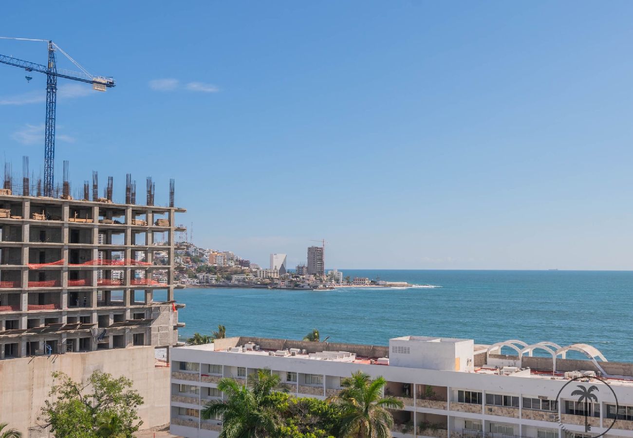 Apartamento en Mazatlán - Cómodo Dpto. con alberca y balcón en Mazatlán.