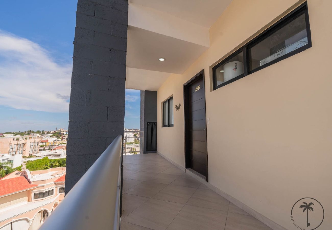 Apartamento en Mazatlán - Cómodo Dpto. con alberca y balcón en Mazatlán.