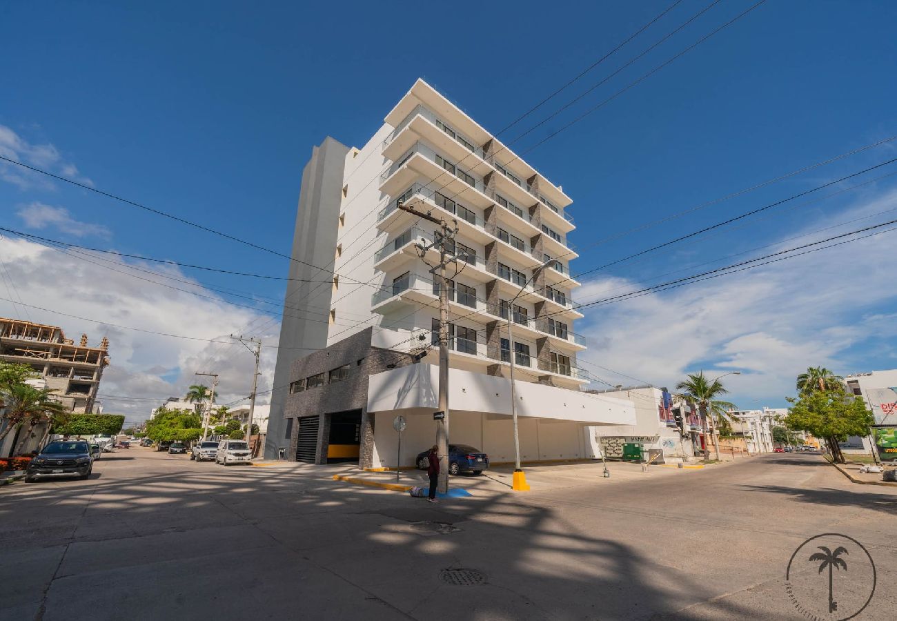 Apartamento en Mazatlán - Cómodo Dpto. con alberca y balcón en Mazatlán.