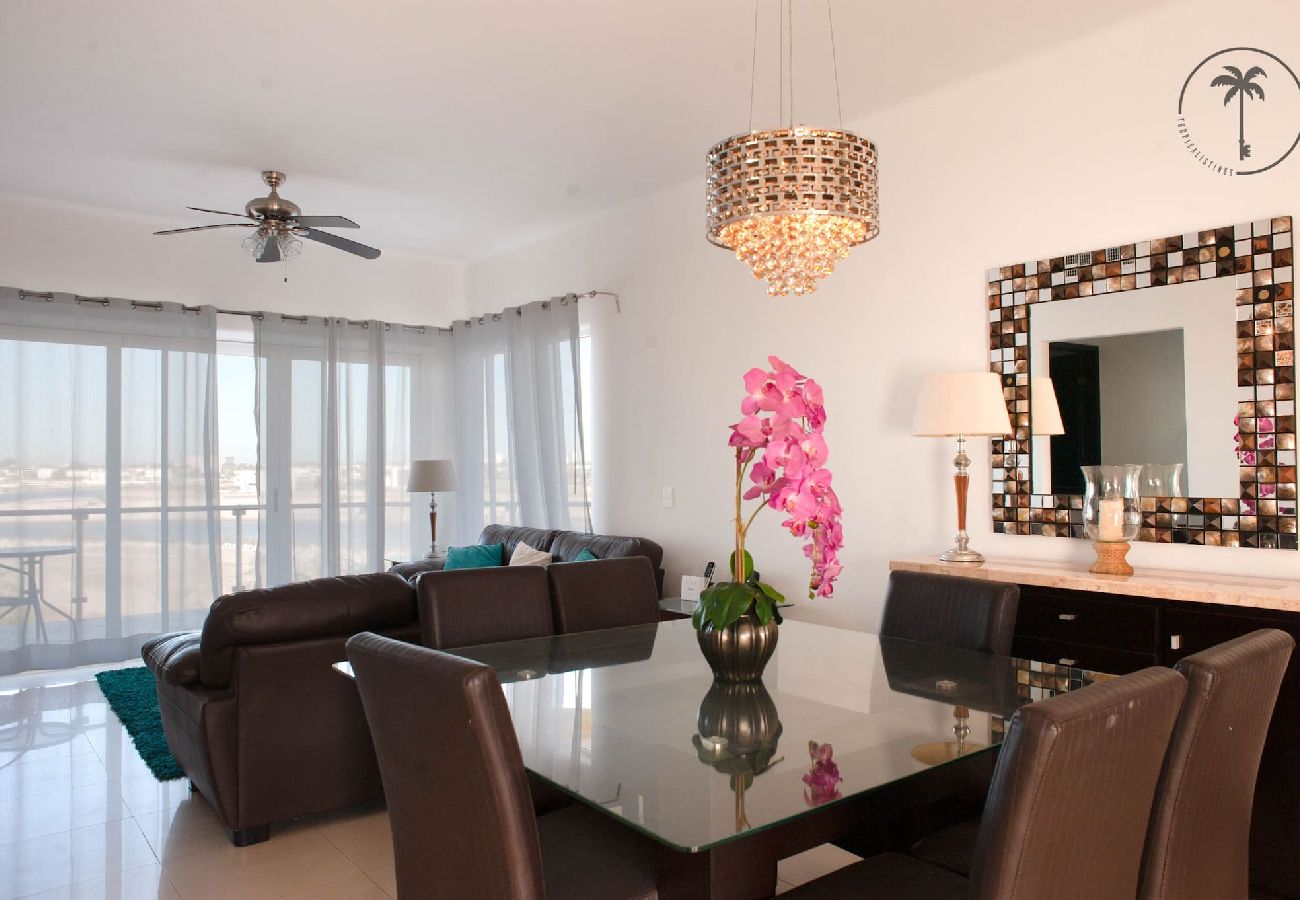 Apartment in Mazatlán - Spacious Apt. w/Pool Facing the Ocean in Mazatlán Tropicalistings