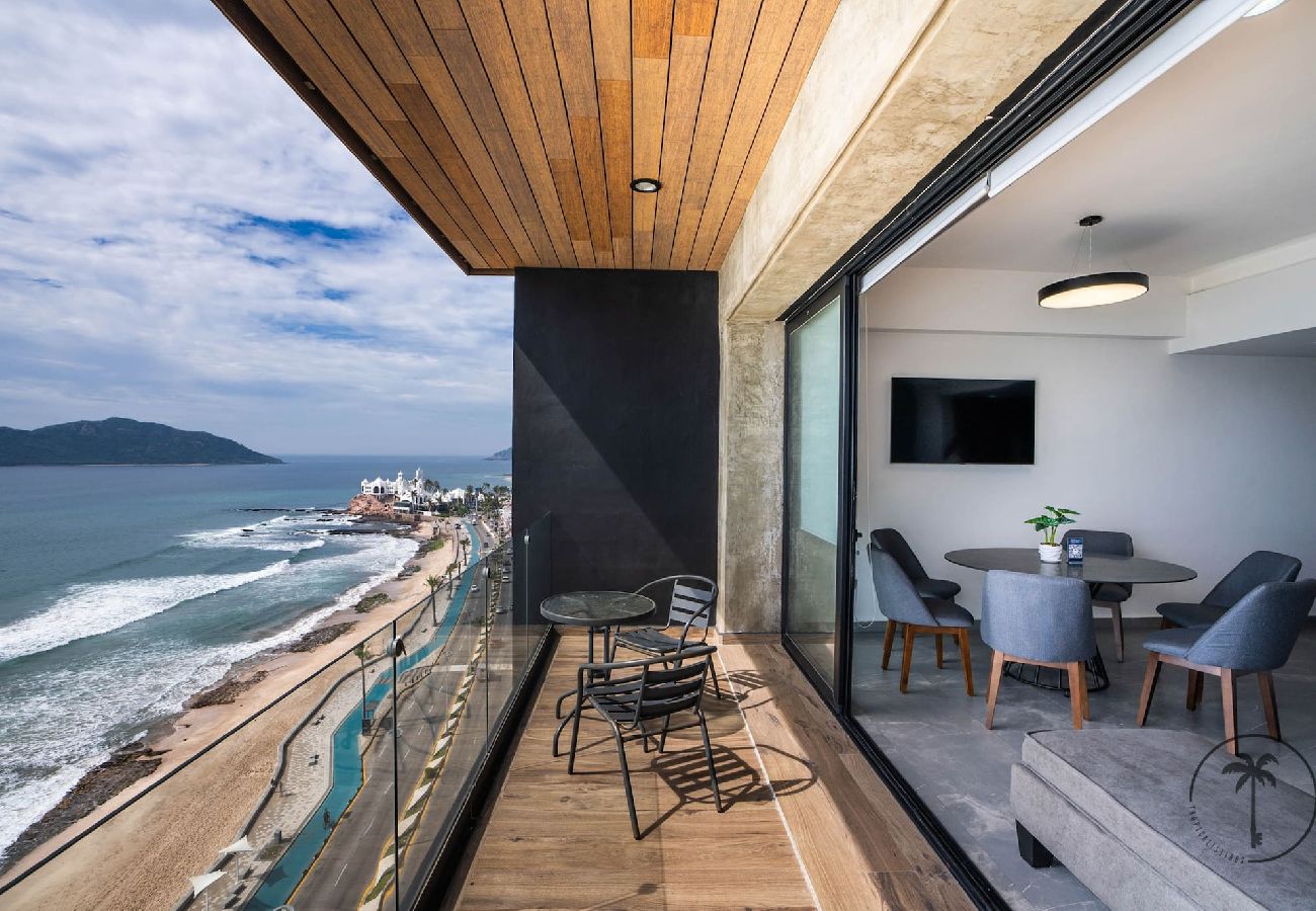 Apartment in Mazatlán - Beautiful uniquely designed beachfront Apt.