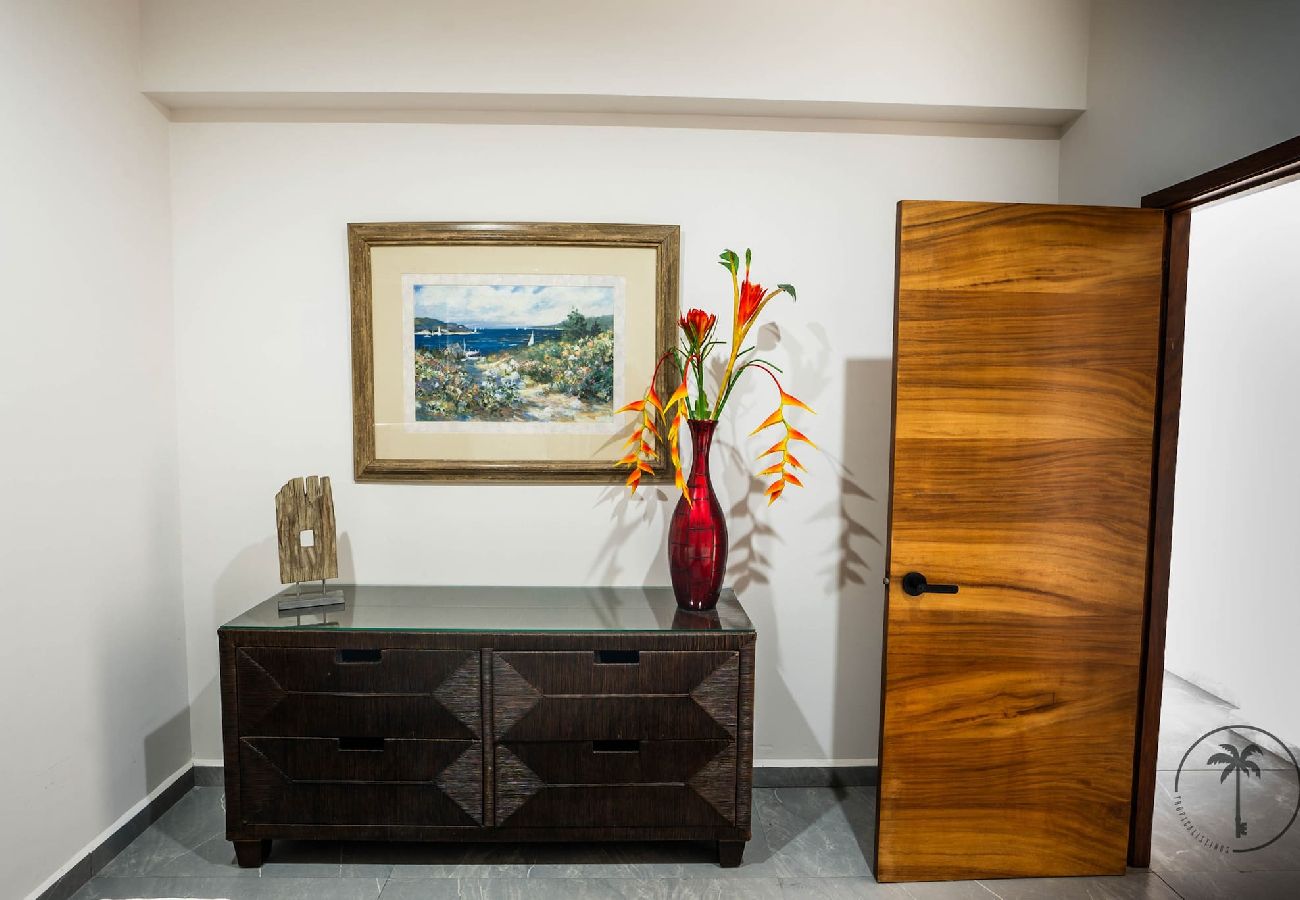 Apartment in Mazatlán - Beautiful uniquely designed beachfront Apt.